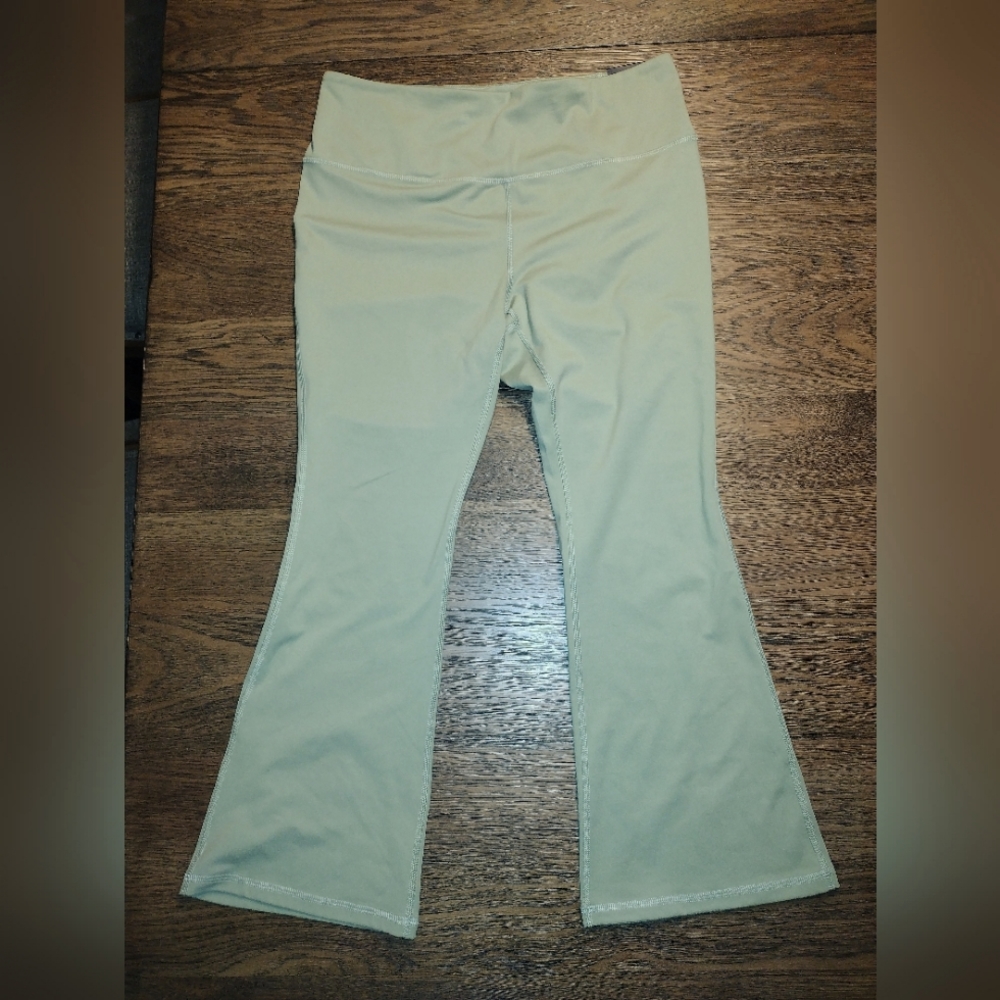 NWT DSG Crop Flare Pants